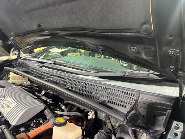 トヨタ　30プリウス　納車前点検　ZVW30【岡山県岡山市　東区・中区・北区・赤磐市・瀬戸内市で持込でのタイヤ交換・ドライブレコーダー・ナビ等のパーツ取付・カスタムの事ならエヌアンドエスオートへお任せ】下さい！】