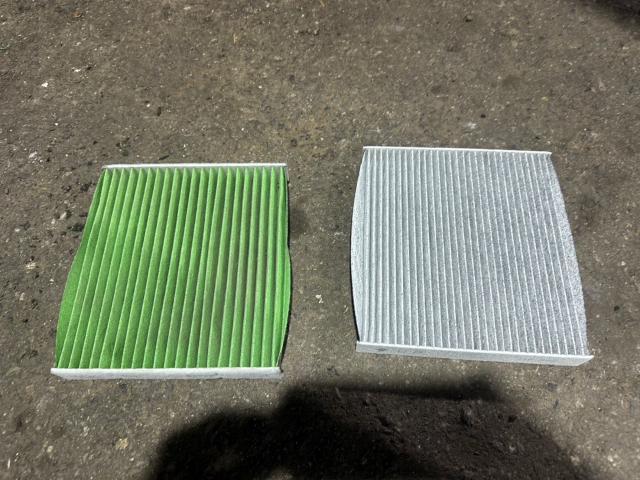 トヨタ　30プリウス　納車前点検　ZVW30【岡山県岡山市　東区・中区・北区・赤磐市・瀬戸内市で持込でのタイヤ交換・ドライブレコーダー・ナビ等のパーツ取付・カスタムの事ならエヌアンドエスオートへお任せ】下さい！】