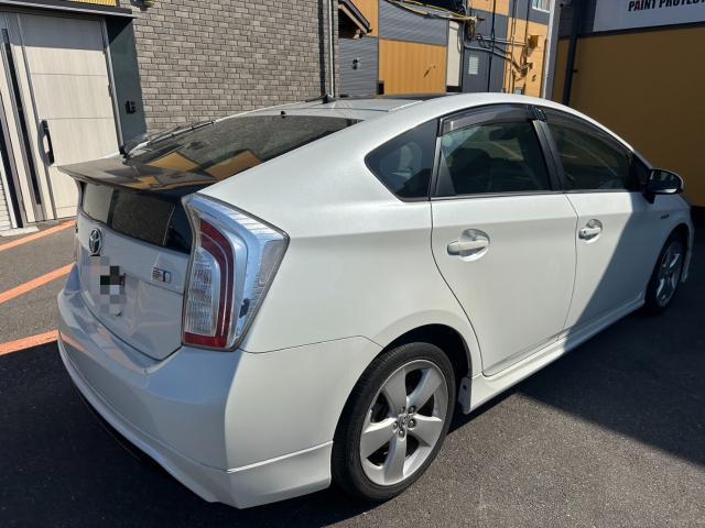 トヨタ　30プリウス 　スモークフィルム　施工　ZVW30【岡山県岡山市　東区・中区・北区・赤磐市・瀬戸内市で持込でのタイヤ交換・ドライブレコーダー・ナビ等のパーツ取付・カスタムの事ならエヌアンドエスオートへお任せ】下さい！】