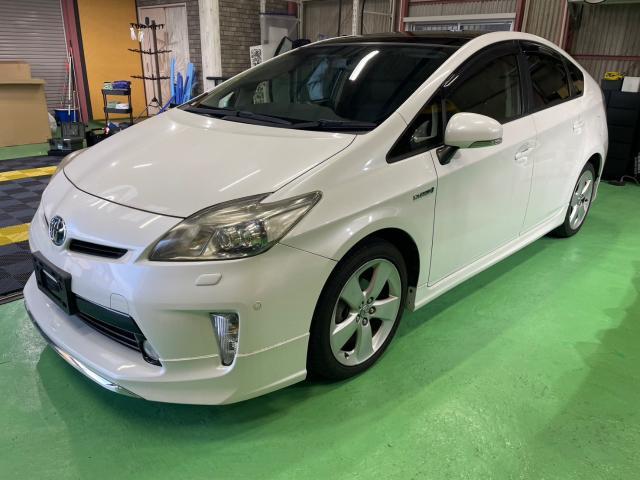 トヨタ　30プリウス 　スモークフィルム　施工　ZVW30【岡山県岡山市　東区・中区・北区・赤磐市・瀬戸内市で持込でのタイヤ交換・ドライブレコーダー・ナビ等のパーツ取付・カスタムの事ならエヌアンドエスオートへお任せ】下さい！】