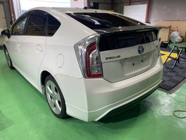 トヨタ　30プリウス 　スモークフィルム　施工　ZVW30【岡山県岡山市　東区・中区・北区・赤磐市・瀬戸内市で持込でのタイヤ交換・ドライブレコーダー・ナビ等のパーツ取付・カスタムの事ならエヌアンドエスオートへお任せ】下さい！】