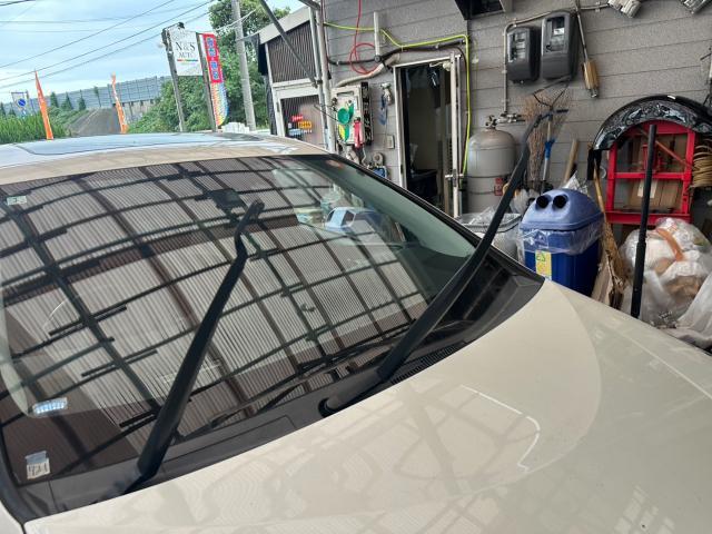 トヨタ　50プリウス　納車前点検　補機バッテリー交換　ZVW55【岡山県岡山市　東区・中区・北区・赤磐市・瀬戸内市で持込でのタイヤ交換・ドライブレコーダー・ナビ等のパーツ取付・カスタムの事ならエヌアンドエスオートへお任せ】下さい！】