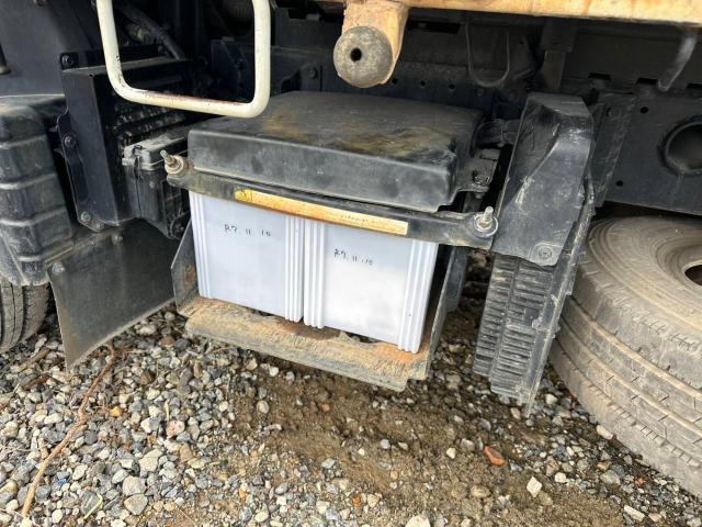 三菱ふそう　キャンター　バッテリー交換　FBA60【岡山県岡山市　東区・中区・北区・赤磐市・瀬戸内市で持込でのタイヤ交換・ドライブレコーダー・ナビ等のパーツ取付・カスタムの事ならエヌアンドエスオートへお任せ】下さい！】