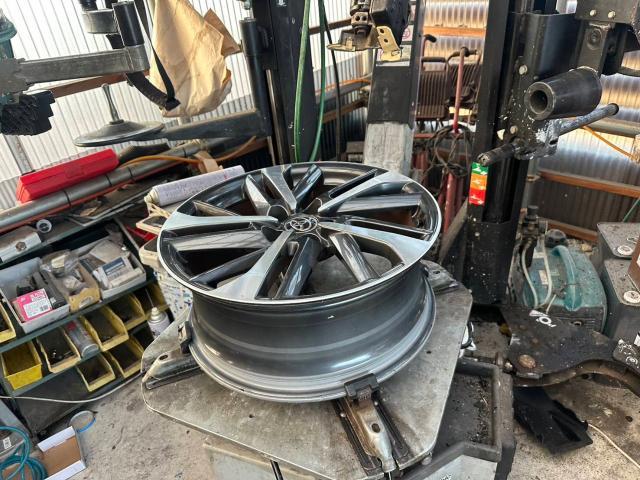 トヨタ　カローラクロス　タイヤ4本　交換　ZVG11【岡山県岡山市　東区・中区・北区・赤磐市・瀬戸内市で持込でのタイヤ交換・ドライブレコーダー・ナビ等のパーツ取付・カスタムの事ならエヌアンドエスオートへお任せ】下さい！】