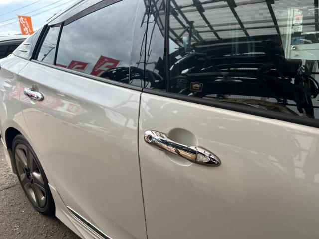 トヨタ　50プリウス　ドアハンドルプロテクション取外し　ZVW51【岡山県岡山市　東区・中区・北区・赤磐市・瀬戸内市で持込でのタイヤ交換・ドライブレコーダー・ナビ等のパーツ取付・カスタムの事ならエヌアンドエスオートへお任せ】下さい！】