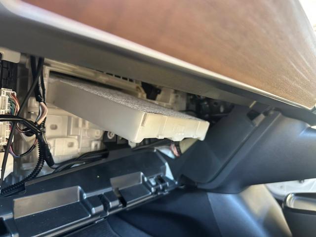 トヨタ　50プリウス　納車前点検　ZVW51【岡山県岡山市　東区・中区・北区・赤磐市・瀬戸内市で持込でのタイヤ交換・ドライブレコーダー・ナビ等のパーツ取付・カスタムの事ならエヌアンドエスオートへお任せ】下さい！】