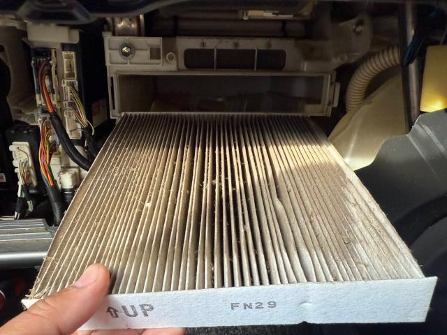 トヨタ　30プリウス　納車前点検　ZVW30【岡山県岡山市　東区・中区・北区・赤磐市・瀬戸内市で持込でのタイヤ交換・ドライブレコーダー・ナビ等のパーツ取付・カスタムの事ならエヌアンドエスオートへお任せ】下さい！】