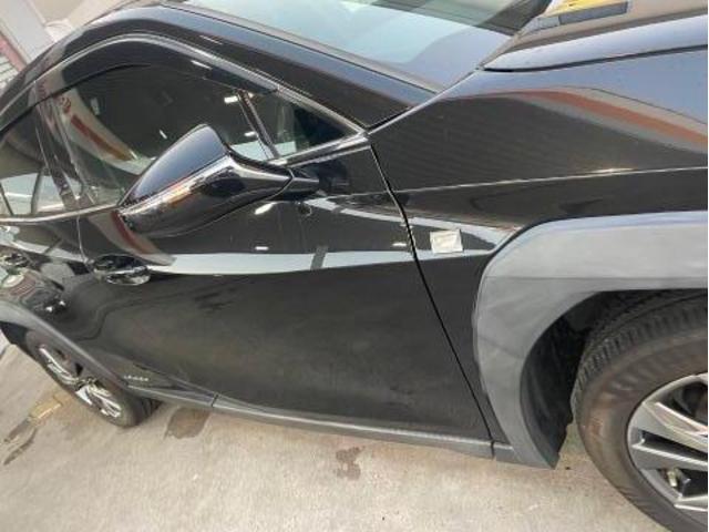 レクサス　ＵＸ　右ミラー　交換　MZAH10【岡山県岡山市　東区・中区・北区・赤磐市・瀬戸内市で持込でのタイヤ交換・ドライブレコーダー・ナビ等のパーツ取付・カスタムの事ならエヌアンドエスオートへお任せ】下さい！】