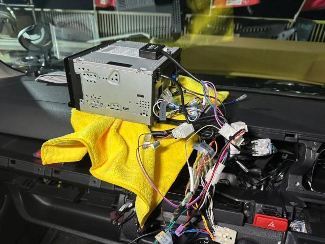 トヨタ　ハイエースバン　ナビ データシステム パノラマキット　取付【岡山県岡山市　東区・中区・北区・赤磐市・瀬戸内市で持込でのタイヤ交換・ドライブレコーダー・ナビ等のパーツ取付・カスタムの事ならエヌアンドエスオートへお任せ】下さい！】