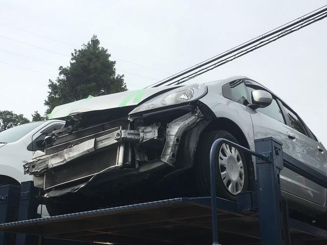 ホンダ　フィット　事故車両入庫【広島　廿日市　事故　キズヘコミ修理　故障なら株式会社アイズブレイン　イノテック広島テクニカルセンターまで】