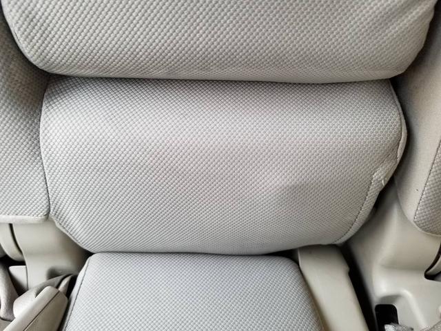 トヨタ　アイシス　シート　クリーナー　：広島　安芸　安佐南　安佐北　中区　染み　汚れ　液体　コーヒー　ケチャップ　整備　修理なら株式会社アイズブレイン　イノテック広島テクニカルセンター