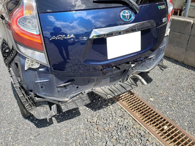 トヨタ　アクア　リア　バンパー　修理　：広島市　廿日市市　佐伯区　事故　接触　ぶつけた　修理なら株式会社アイズブレイン　イノテック広島テクニカルセンター