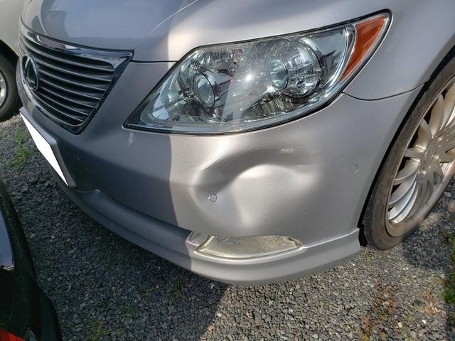 レクサス　ＬＳ450　フロント　バンパー　修理　：広島市　廿日市市　佐伯区　へこみ　修理なら株式会社アイズブレイン　イノテック広島テクニカルセンター