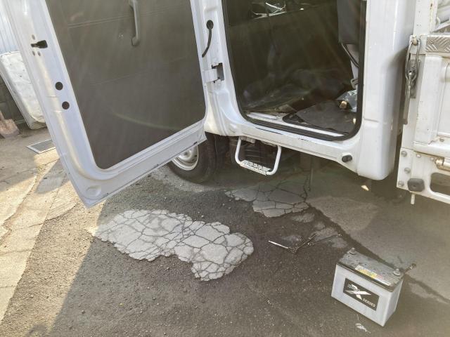 日産　アトラストラック　エンジン関連修理・整備　バッテリー交換　整備　点検　廿日市市　広島市　株式会社アイズブレイン　イノテック株式会社