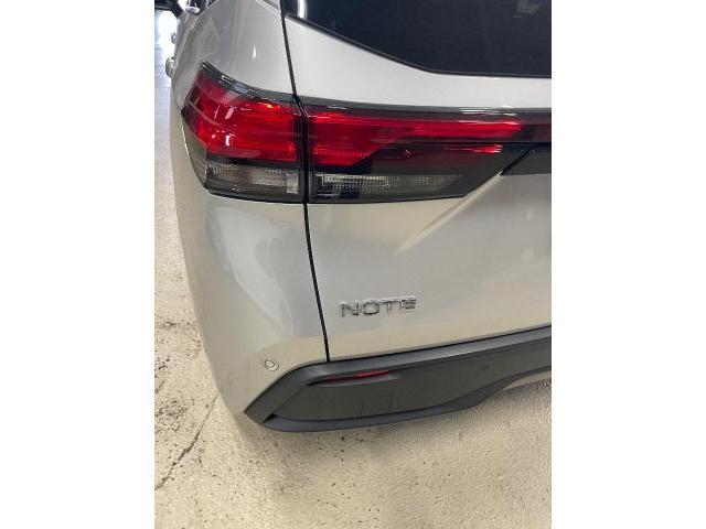 日産　ノート　タイヤ脱着