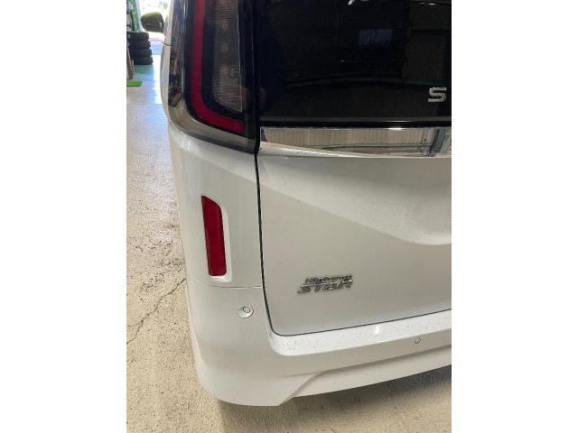 日産　セレナ　タイヤ脱着