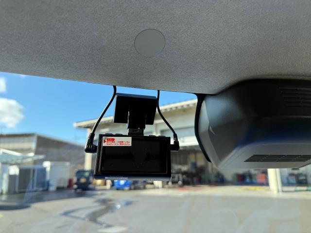 ダイハツ　タントファンクロス　ドライブレコーダー前後とテレビキットの取付