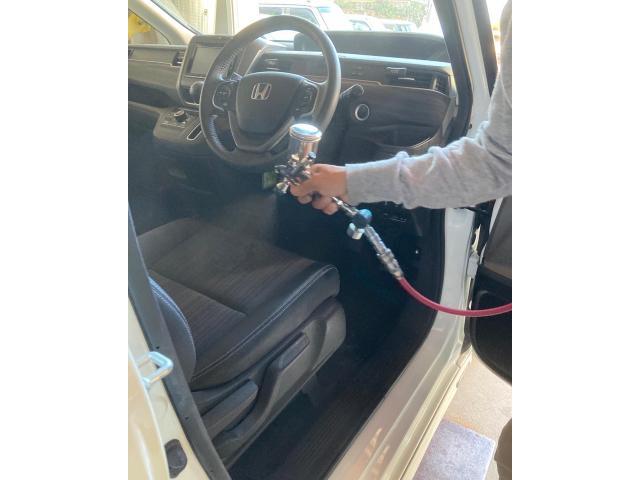 車内抗菌コーティング作業
【広島　安佐北区　安佐南区　安芸高田　可部　三入　亀山　南原　大林】