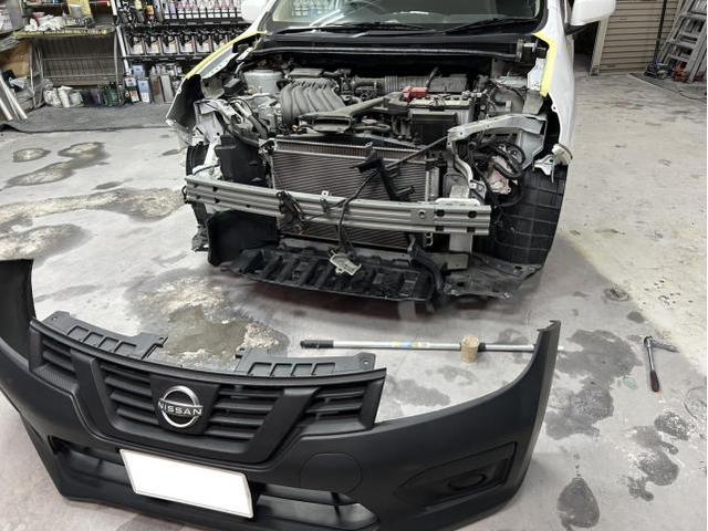 日産　ＡＤバン　事故修理　板金・外装補修【岡山市南区　岡山市東区　岡山市中区　岡山市北区　早島町　倉敷市でお車の傷・凹み・鈑金・塗装・各種パーツ取付でお困りならへＫＳＴオートお気軽にご相談下さい！】