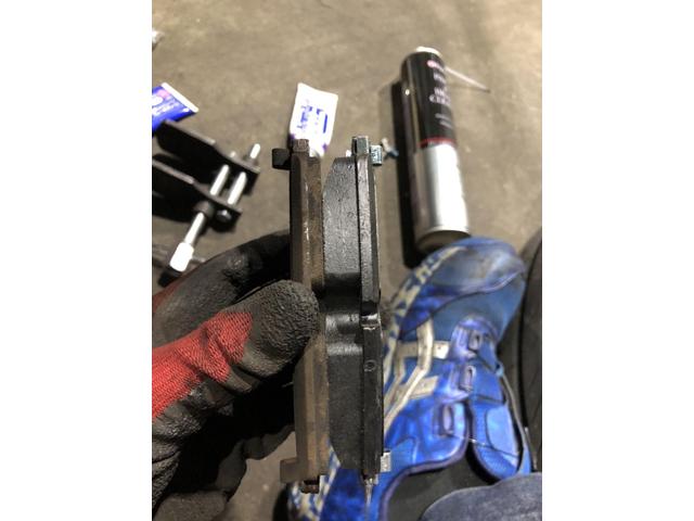 BMW　X1　ブレーキパッド交換　廿日市市　大竹市　広島市　佐伯区　西区　中区　南区　東区　安佐南区　安佐北区　岩国市