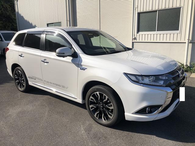 三菱　アウトランダー　ＰＨＥＶ　オークション仕入　ガラスコーティング【広島県・広島市・佐伯区・廿日市で車検・整備・修理・鈑金・塗装・コーティング・カーフィルム・シート張替・ルーフ張替・ルームクリーニングならココノアへ】