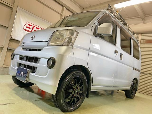 ダイハツ　ハイゼットカーゴ　ドアノブ交換【山口県　周南市　タイヤ・ホイール・ナビ・ドライブレコーダー等のパーツ取付・販売をしております！愛車のカスタムや修理等も大歓迎受付中！お気軽に　エスエスクルー　へお問合わせ下さい！】