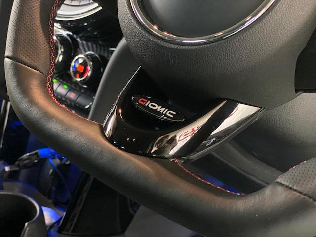 MINI　Ｆ５５クーパーＳ　ステアリング　交換！！【山口県　周南市　タイヤ・ホイール・ナビ・ドライブレコーダー等のパーツ取付・販売をしております！愛車のカスタムや修理等も大歓迎受付中！お気軽に　エスエスクルー　へお問合わせ下さい！】