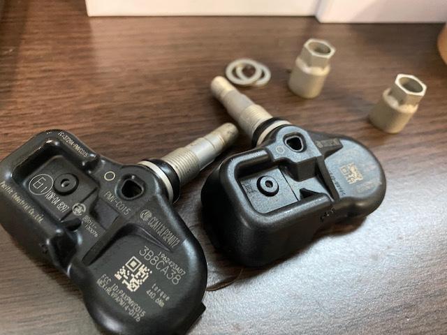 アウディ　A5　空気圧センサー　取付【山口県　周南市　タイヤ・ホイール・ナビ・ドライブレコーダー等のパーツ取付・販売をしております！愛車のカスタムや修理等も大歓迎受付中！お気軽に　エスエスクルー　へお問合わせ下さい！】