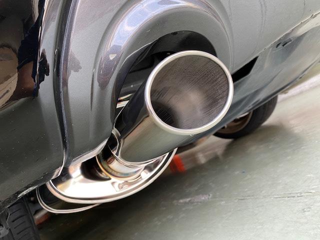 日産　フーガ　マフラー交換【山口県　周南市　タイヤ・ホイール・ナビ・ドライブレコーダー等のパーツ取付・販売をしております！愛車のカスタムや修理等も大歓迎受付中！お気軽に　エスエスクルー　へお問合わせ下さい！】