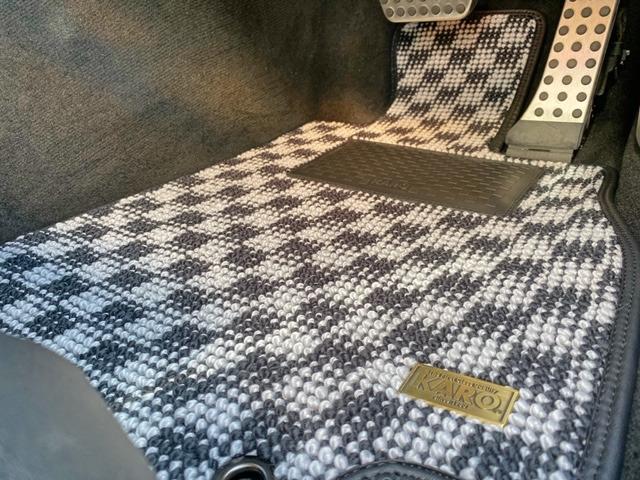 W205×カロマット！【山口県　周南市　タイヤ・ホイール・ナビ・ドライブレコーダー等のパーツ取付・販売をしております！愛車のカスタムや修理等も大歓迎受付中！お気軽に　エスエスクルー　へお問合わせ下さい！】