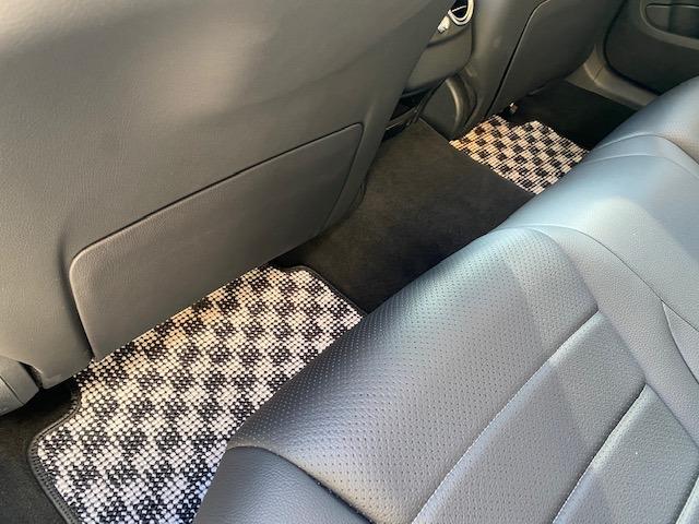 W205×カロマット！【山口県　周南市　タイヤ・ホイール・ナビ・ドライブレコーダー等のパーツ取付・販売をしております！愛車のカスタムや修理等も大歓迎受付中！お気軽に　エスエスクルー　へお問合わせ下さい！】