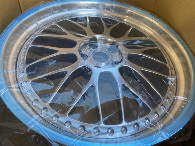 ２１！【山口県　周南市　タイヤ・ホイール・ナビ・ドライブレコーダー等のパーツ取付・販売をしております！愛車のカスタムや修理等も大歓迎受付中！お気軽に　エスエスクルー　へお問合わせ下さい！】