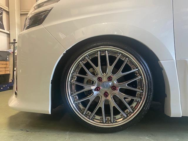 ８０ヴォクシー！【山口県　周南市　タイヤ・ホイール・ナビ・ドライブレコーダー等のパーツ取付・販売をしております！愛車のカスタムや修理等も大歓迎受付中！お気軽に　エスエスクルー　へお問合わせ下さい！】