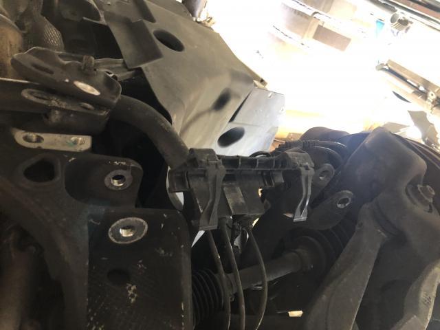 メルセデス・ベンツ　Ｅクラスステーションワゴン　ロアーアーム異音／ロアーアーム交換