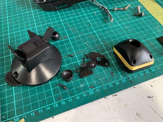 ミニクーパー  ポータブルナビ取り付け