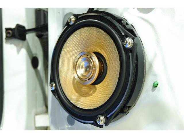 フォルクスワーゲン　ゴルフ７GTI  9インチナビ&スピーカー交換　音響調整