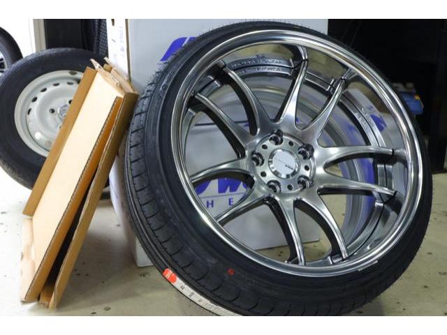 10.5J ホイールに　225/40R18 引っ張りタイヤ組み付け