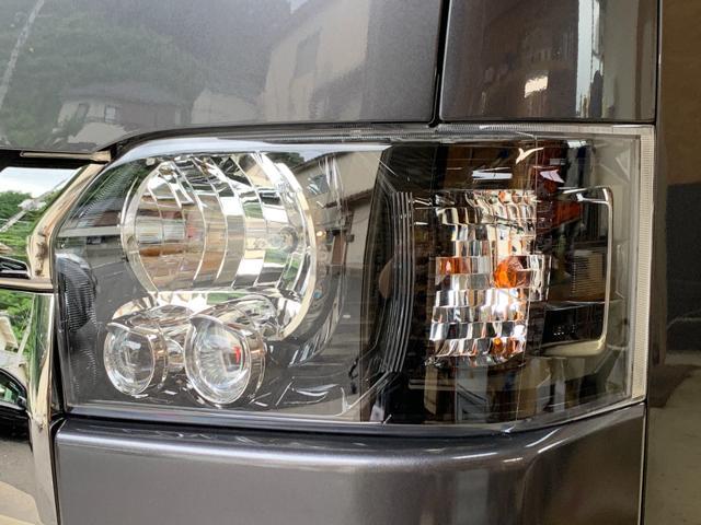 トヨタ200系ハイエース　5型　
ヘッドライト　インナー塗装　