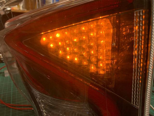 50プリウス  他社様加工テールライト修理