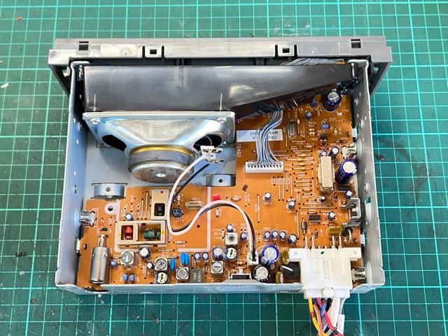 ハイエース　純正ラジオのスピーカー交換