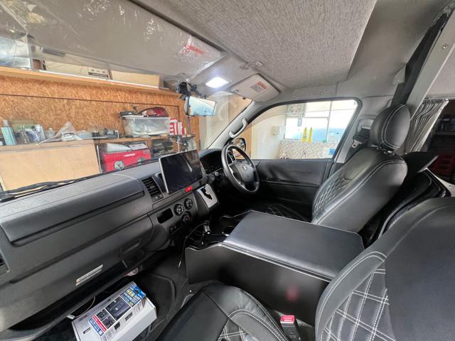 ハイエース　キャンピングカー　アルパイン11インチナビ　バックカメラ取り付け