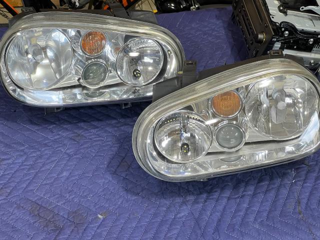 フォルクスワーゲン ゴルフⅣ  ヘッドライトハーネス交換 ゴルフ4 ヘッドライト修理