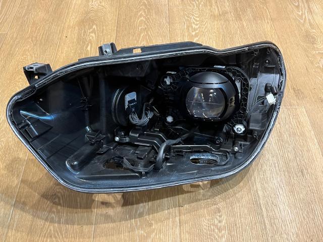 BMW  1シリーズ ヘッドライトレンズ交換 ヘッドライト修理