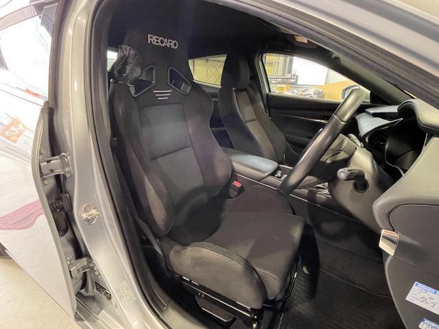マツダ3ファストバック　シート交換　RECARO　バケットシート　SR-7 　カスタム　フォーカス　米子　淀江