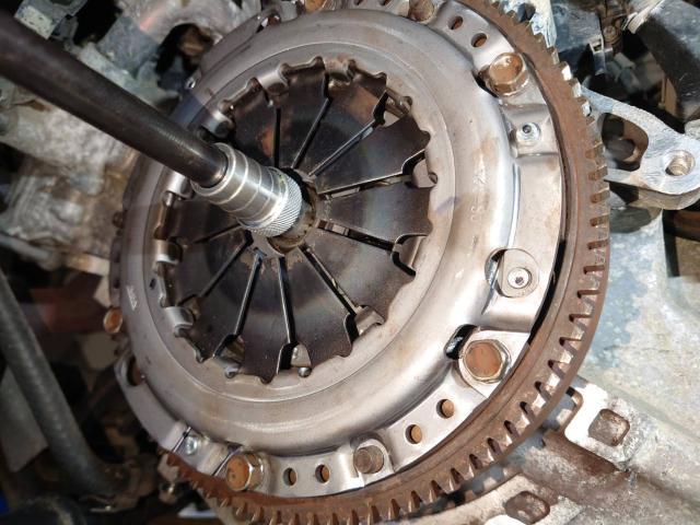 スズキ キャリイトラック 異音 クラッチペダル重い DA16T ミッション・駆動系修理・整備 米子 フォーカス