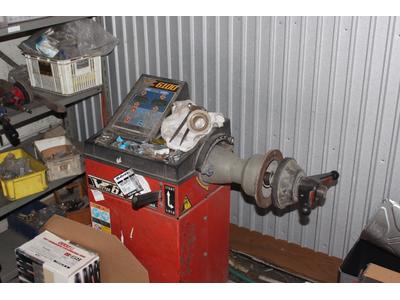 ホイールバランサー完備!