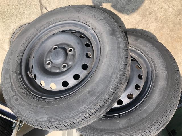 パンクからのタイヤ交換とスズキ　エブリィ　車検　整備【岡山県　岡山市南区で持込でのタイヤ交換・ドライブレコーダー・ナビ等のパーツ取付・コーティング施工・車検・修理の事なら”オートサービス坪井石油”へ！】