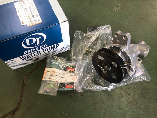 スズキ　パレット　プラグ交換　水漏れ修理・スズキ　キャリートラック　オイル、タイヤ交換【岡山県　岡山市南区で持込でのタイヤ交換・ドライブレコーダー・ナビ等のパーツ取付・コーティング施工・車検・修理の事なら”オートサービス坪井石油”へ！】