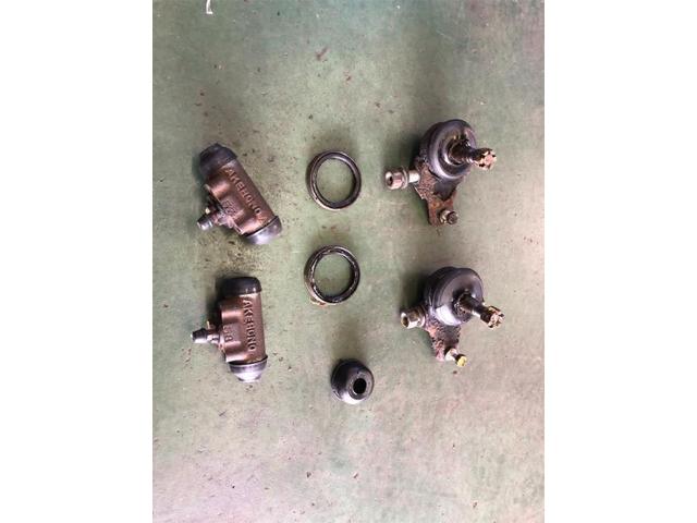 トヨペット　コロナ　１６００Ｓ　足回り　修理【岡山県　岡山市南区で持込でのタイヤ交換・ドライブレコーダー・ナビ等のパーツ取付・コーティング施工・車検・修理の事なら”オートサービス坪井石油”へ！】