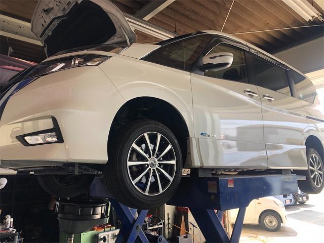 ニッサン　セレナ　エンジンオイル　オイルエレメント交換【岡山県　岡山市南区で持込でのタイヤ交換・ドライブレコーダー・ナビ等のパーツ取付・コーティング施工・車検・修理の事なら”オートサービス坪井石油”へ！】